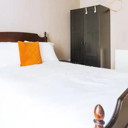 Homely 3 Bedroom In The Heart Of Central EDI Exterior photo