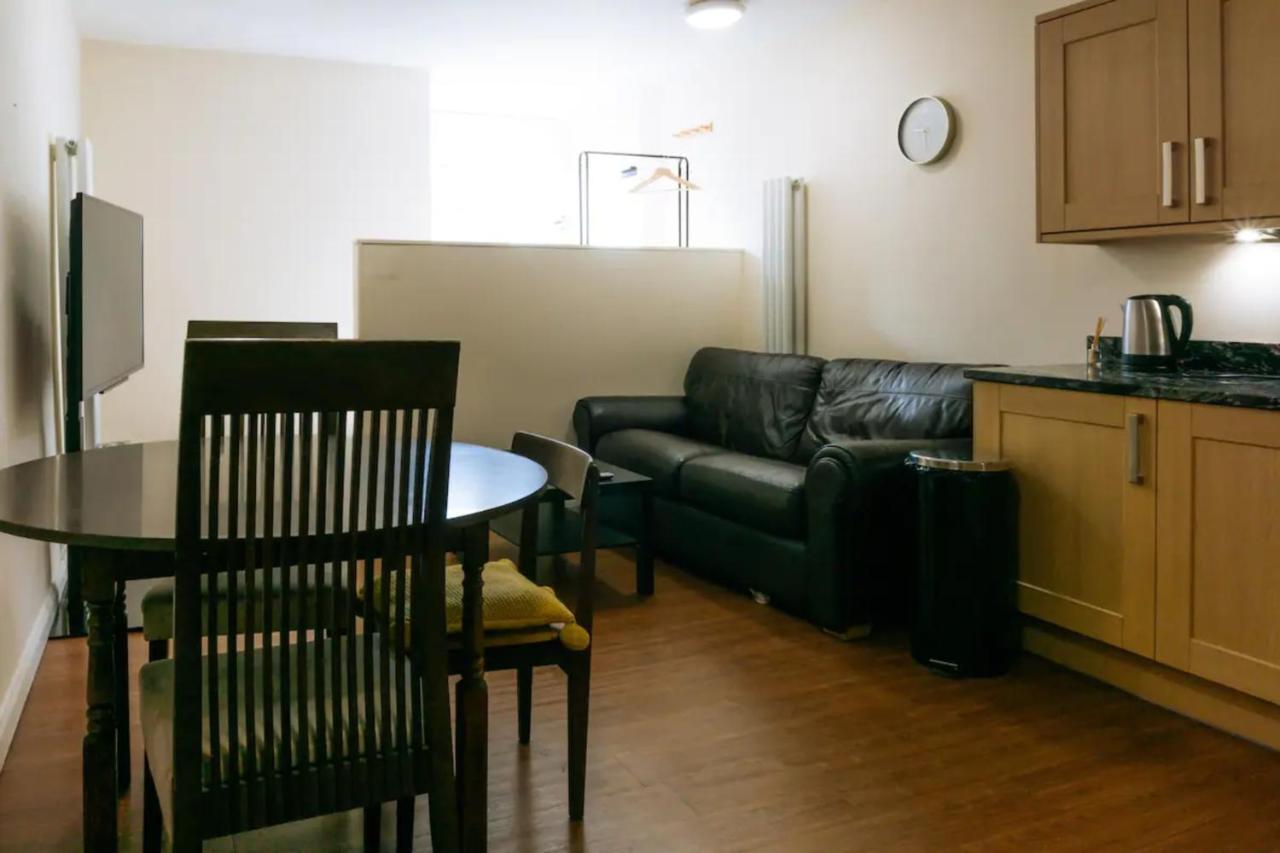 Homely 3 Bedroom In The Heart Of Central EDI Exterior photo