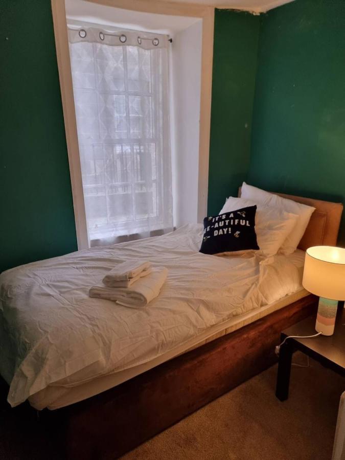 Homely 3 Bedroom In The Heart Of Central EDI Exterior photo