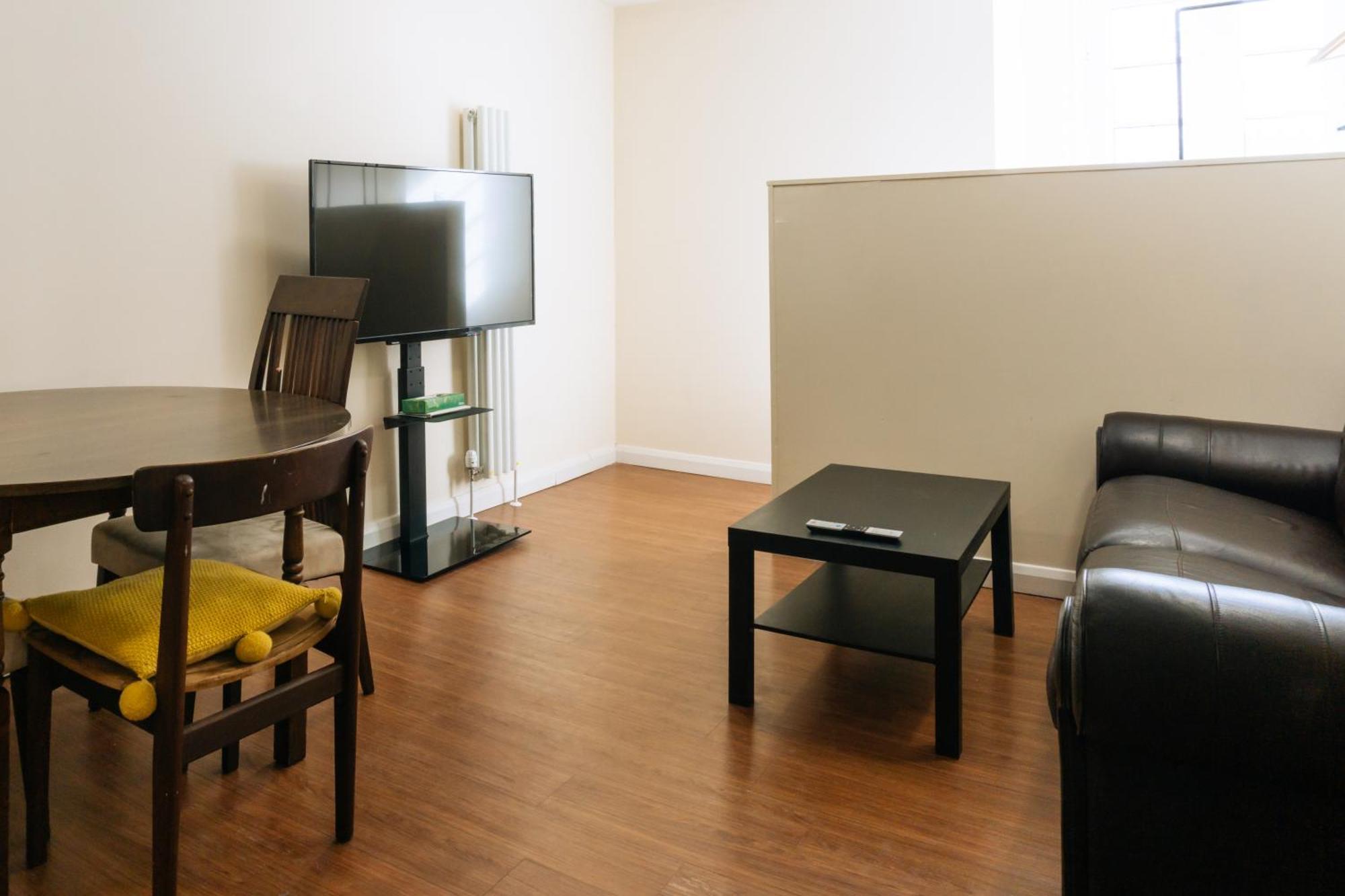 Homely 3 Bedroom In The Heart Of Central EDI Exterior photo